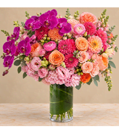 The Leading Lady. An arrangement by Bill's Flowers Arrangements.
