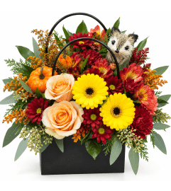 Warm Embrace Floral Bag. An arrangement by Berlin Flower Shop.