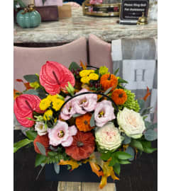 Tender Whisper Bloom Bag. An arrangement by Berlin Flower Shop.