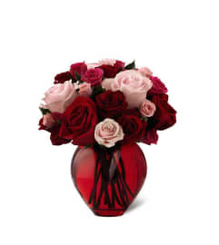 The FTD® My Heart to Yours™ Rose Bouquet 2016. An arrangement by Flamingo Floral and Gifts.