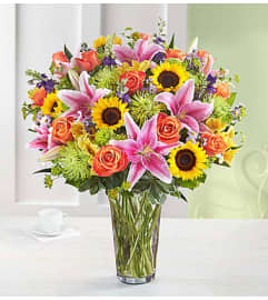 Birthday Fanfare™. An arrangement by Susana's Flowers.