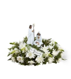 DaySpring God's Gift of Love™ Centerpiece by FTD® 2016. An arrangement by Mystic Garden Floral.