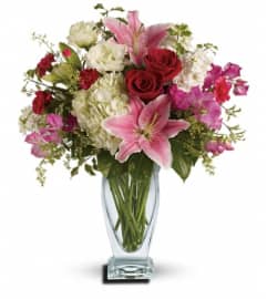 Kensington Gardens by Teleflora. An arrangement by Julia Flowers.