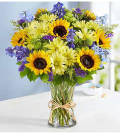 Fields of Europe™ Summer XL. An arrangement by Susana's Flowers.