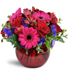 Forever Smitten™. An arrangement by Vemongi Flowers.