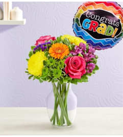 Fields of Europe® Celebration Graduation. An arrangement by Lovingly.