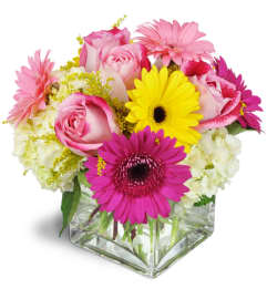 Strawberry Bliss™. An arrangement by Vemongi Flowers.