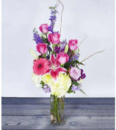Smoothing Ambiance. An arrangement by Rancho Duarte Florist.