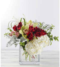 Timeless Romance. An arrangement by Awesome Flowers.