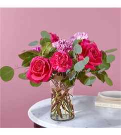 XOXO Bouquet by FTD. An arrangement by Country Cousins Flower Shop.