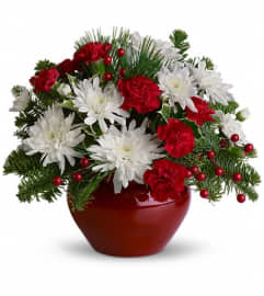 Christmas Treasure. An arrangement by Maezy's Petals.