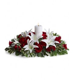 Lovely Lilly Centerpiece. An arrangement by Top Flower Designers.
