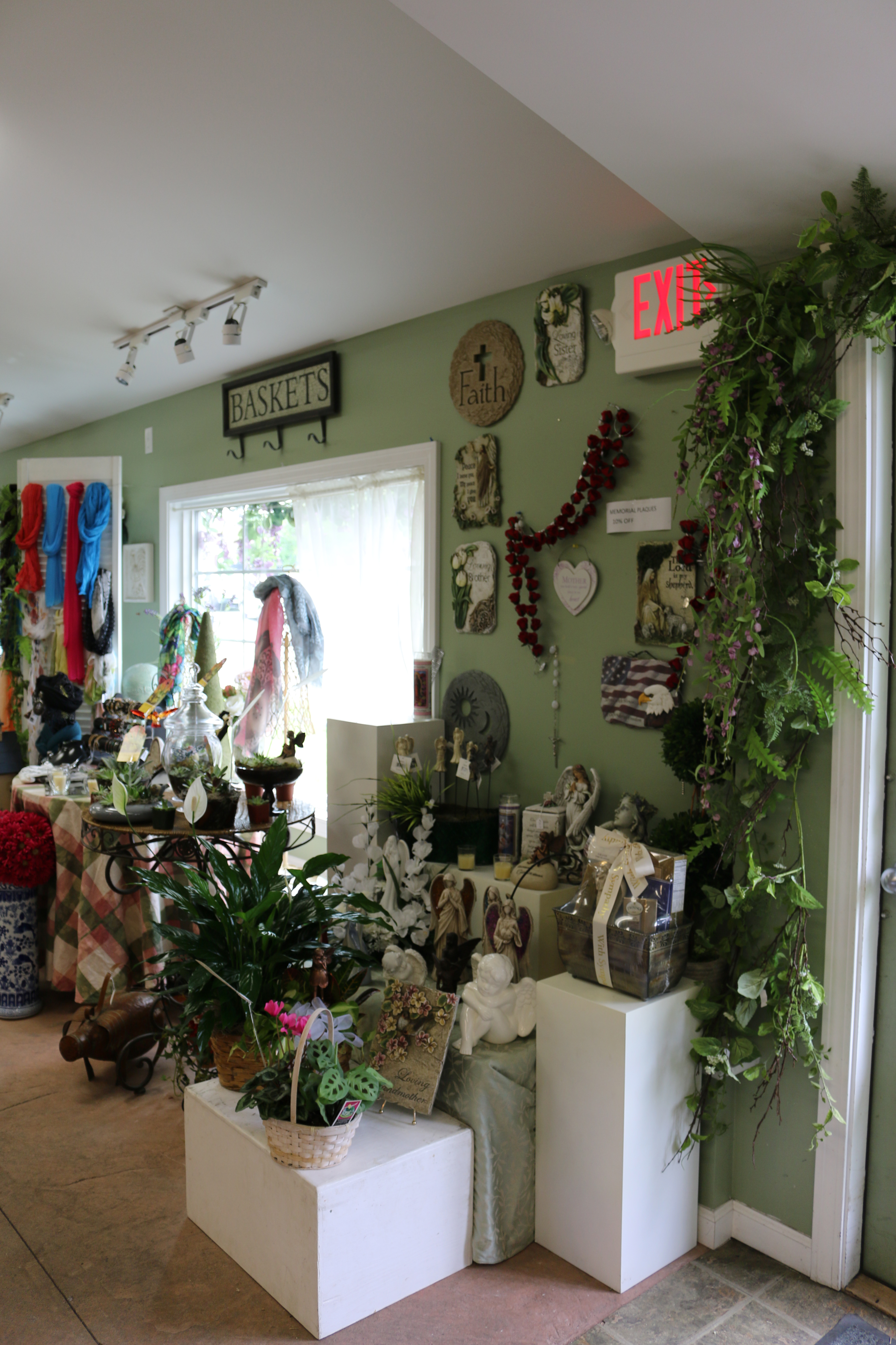 About Fruits & Flowers Reviews, Hours & Delivery in Bridgeport CT