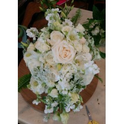 White bouquet with textures Award: White bouquet with textures