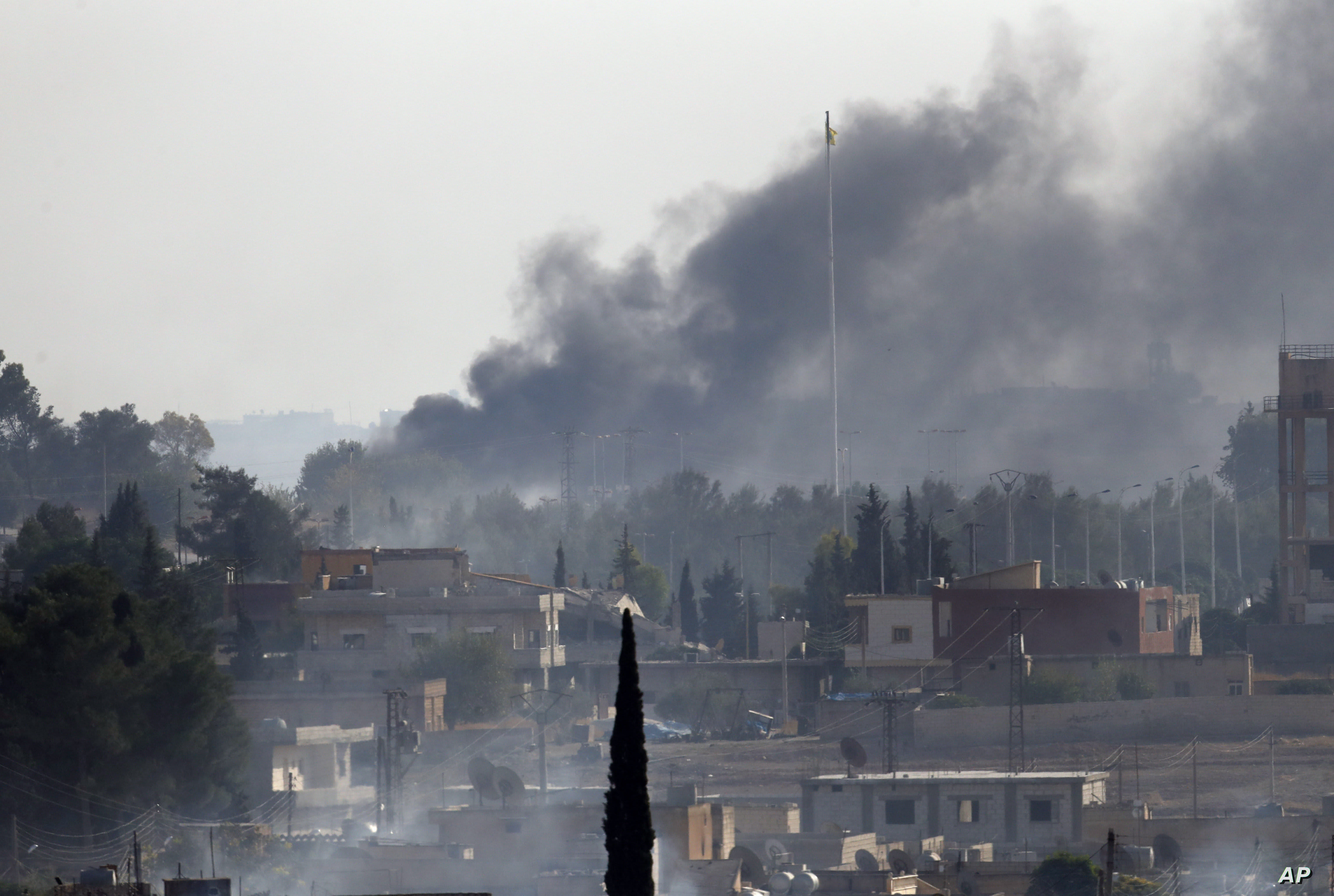 Türkiye, Ayn el-Arab (Kobani) kırsalını hedef alarak tırmanışı sürdürüyor.
