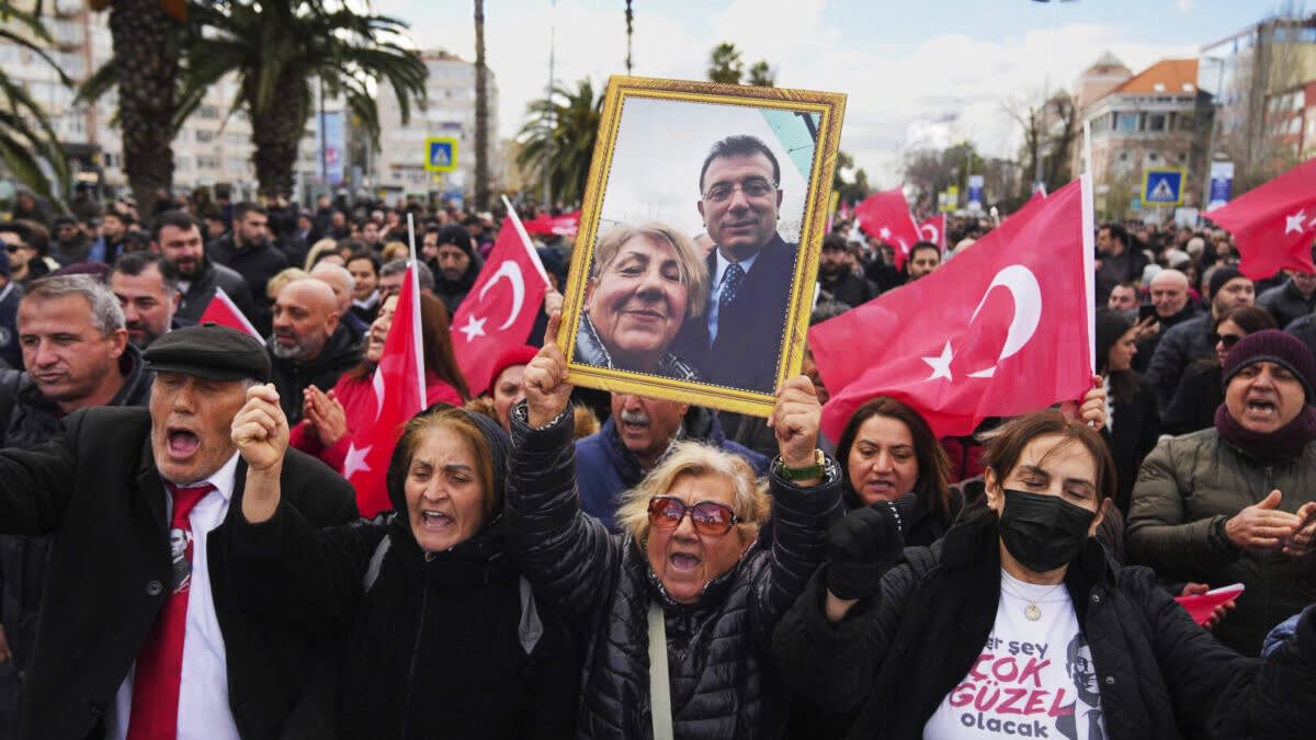 Erdogan fait face à la plus grande tempête... Que cache la colère turque sous les cendres ?