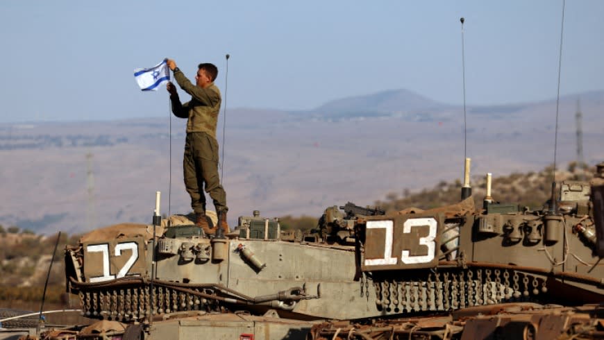 Die israelische Besatzung hat 8 junge Männer aus dem Dorf "Koia" in Daraa festgenommen.