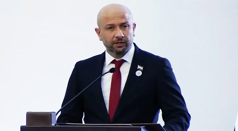 رائد الصالح : من قائد "الخوذ البيضاء" إلى وزير الطوارئ والكوارث في الحكومة السورية الانتقالية