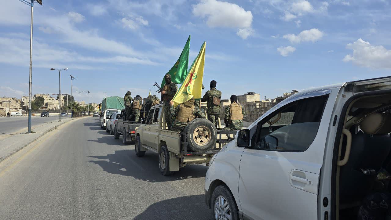 Le retrait des forces "SDF" de la ville d'Alep vers l'est de l'Euphrate a commencé.