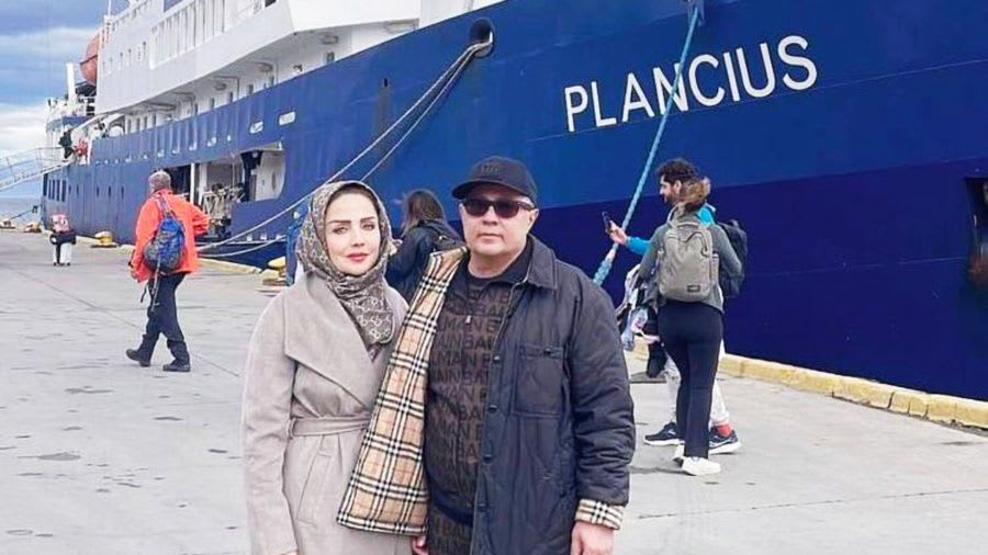 Révocation d'un responsable iranien après un voyage touristique en Antarctique au milieu de la crise économique.