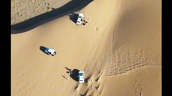 Une famille saoudienne échappe miraculeusement à la mort dans le désert d'Al-Halban.