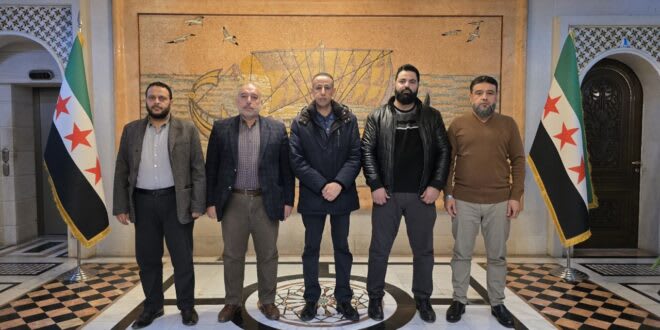 Rencontre entre une équipe de la Commission d'enquête et le gouverneur de Tartous.