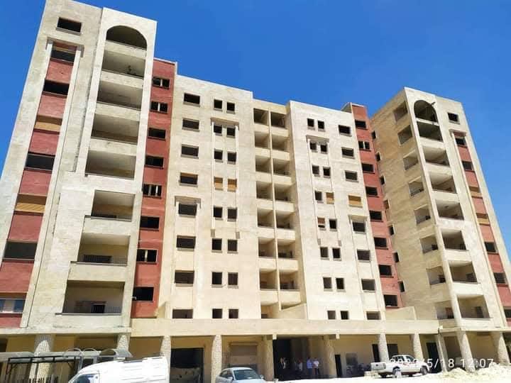 Démarrage de l'évacuation du logement jeunesse de ses occupants illégaux à Hama.