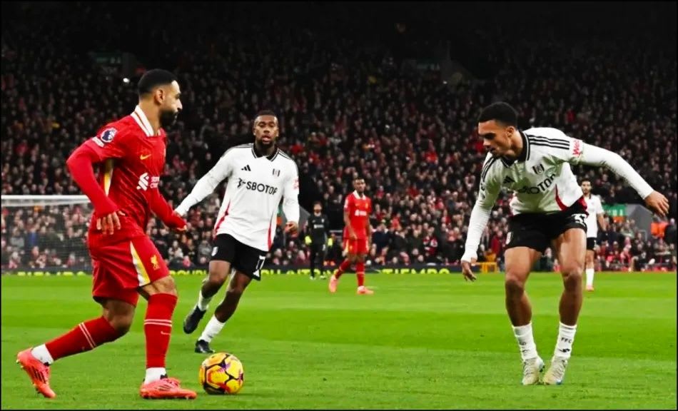 Défaite de Liverpool contre Fulham : colère des supporters et baisse de performance de Salah.