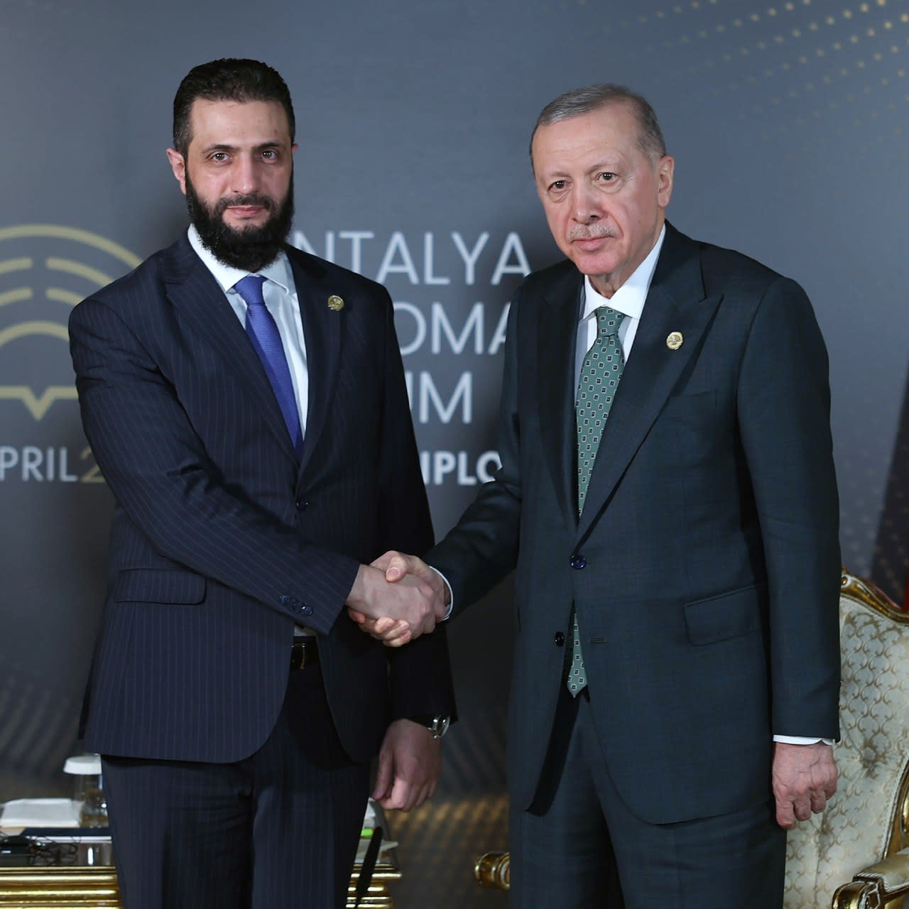 La loi est suspendue au forum d'Antalya : "Une occasion précieuse d'échanger des points de vue avec les dirigeants et les responsables sur les défis régionaux et internationaux actuels".
