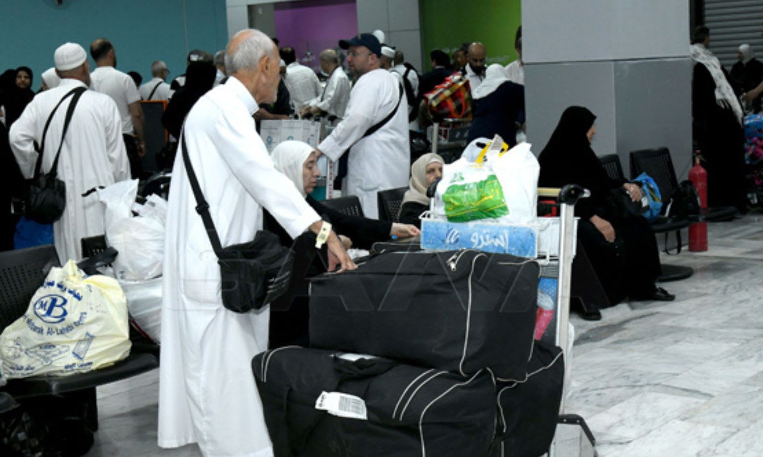 El Ministerio del Interior sirio reduce las tarifas de pasaportes para los sirios aceptados para realizar la peregrinación de Hajj en 2025.