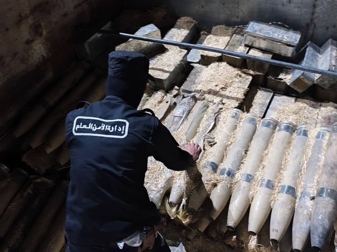 Se interceptó un cargamento de armas pesadas en Daraa y se detuvo a sospechosos mientras intentaban contrabandearlas a Suwayda.
