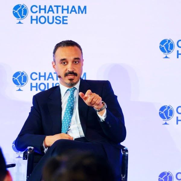 Le prince Khalid bin Bandar remporte le prix du "Diplomate de l'année 2025" à Londres.