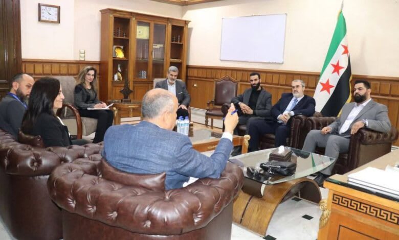 فرماندار طرطوس با مدیر برنامه توسعه سازمان ملل متحد برنامه‌هایی که در استان اجرا خواهد شد را بررسی می‌کند.