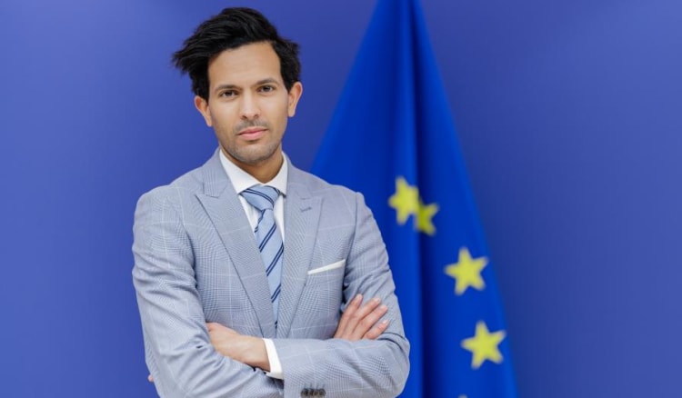 La Unión Europea insta a Israel a respetar la soberanía de Siria y el acuerdo de separación de fuerzas de 1974.