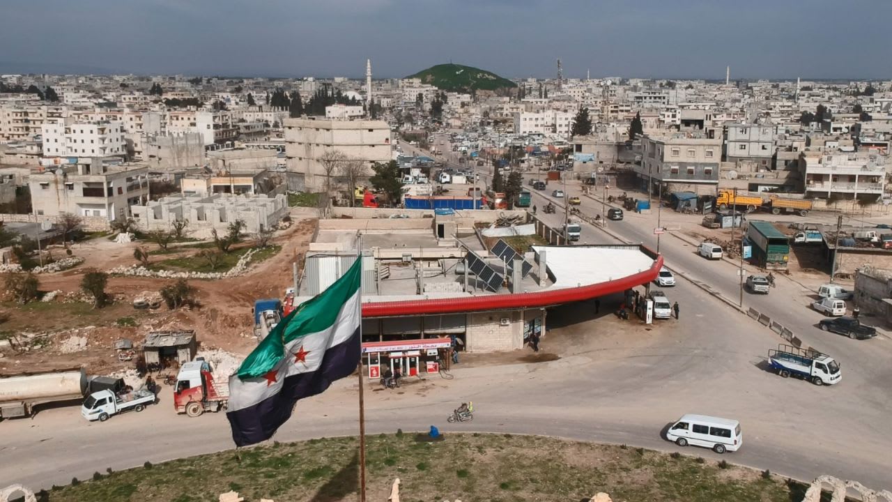 רצח شخصين ופציעת ארבעה בהתקפה מسلحת בעזאז בצפון חלב.