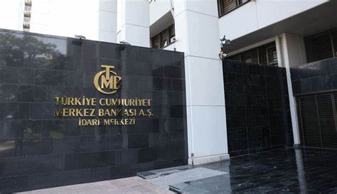 Türk Merkez Bankası'nın net döviz rezervleri 2 milyar doların üzerinde azalarak 32.79 milyar dolara düştü.