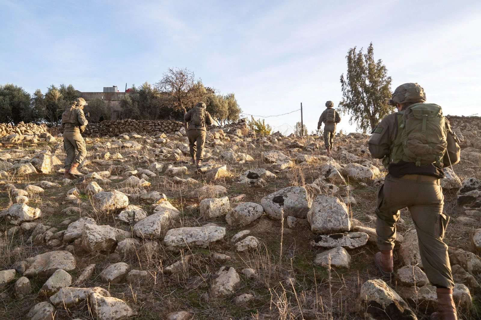 New Israeli incursion into Quneitra and the arrest of civilians from the town of Saida Al-Hanout.