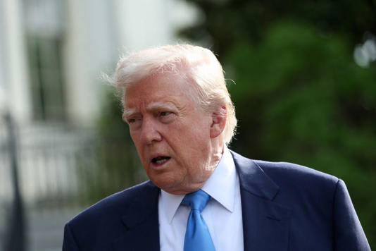 Trump : Nous pourrions alléger les sanctions contre la Syrie car nous voulons leur offrir un nouveau départ.