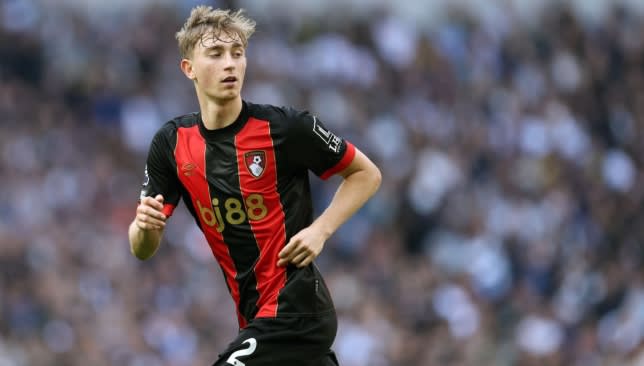 Real Madrid hat Denis Huusen mit einem Vertrag bis 2030 unter Vertrag genommen.