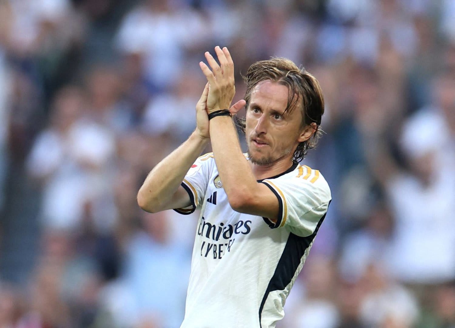 مودريتش يعلن مغادرة ريال مدريد بعد كأس العالم للاندية