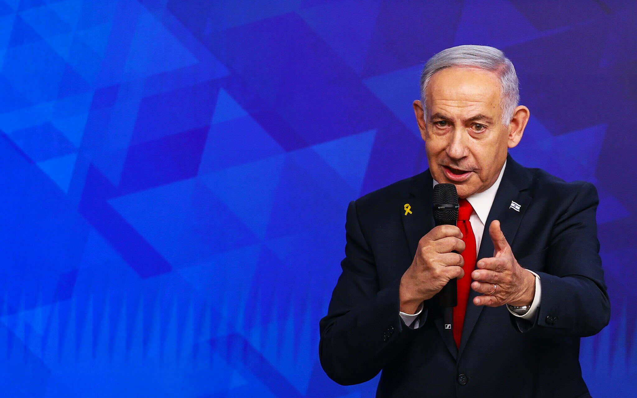 Netanjahu antwortet entschieden auf die Führer Europas und betont die Fortsetzung der militärischen Operationen im Gazastreifen.