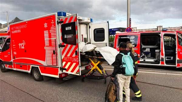 12 blessés dans une attaque au couteau à la gare de Hambourg... la police enquête