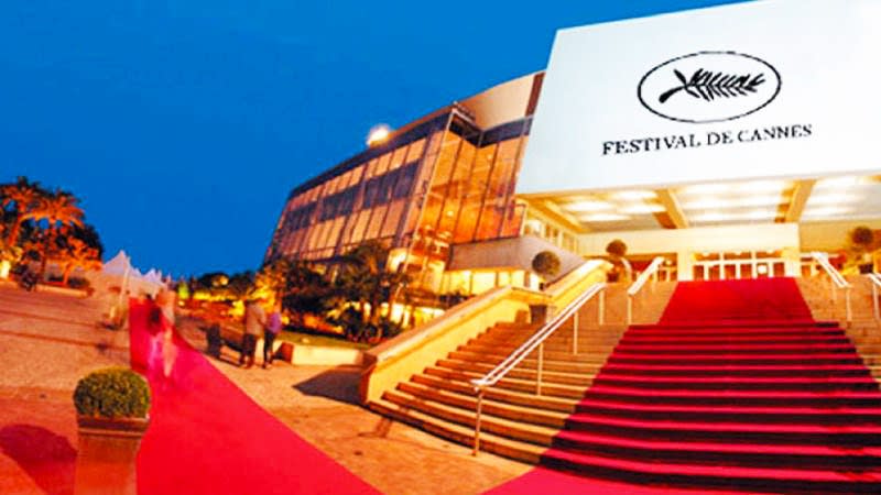 Power outage disrupts "Khan" at the end of its film festival.