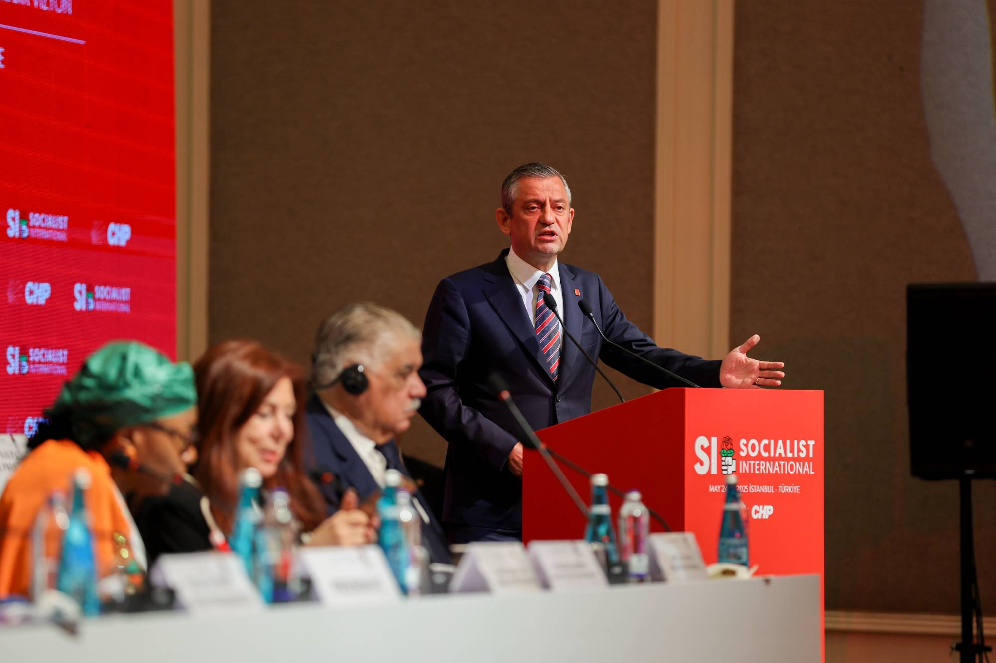 Ozil accuses Erdogan of "coup" against Imamoglu and affirms: "We will triumph over tyranny"