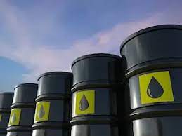 El aumento de los precios del petróleo respaldado por la extensión del plazo comercial entre Estados Unidos y la Unión Europea.