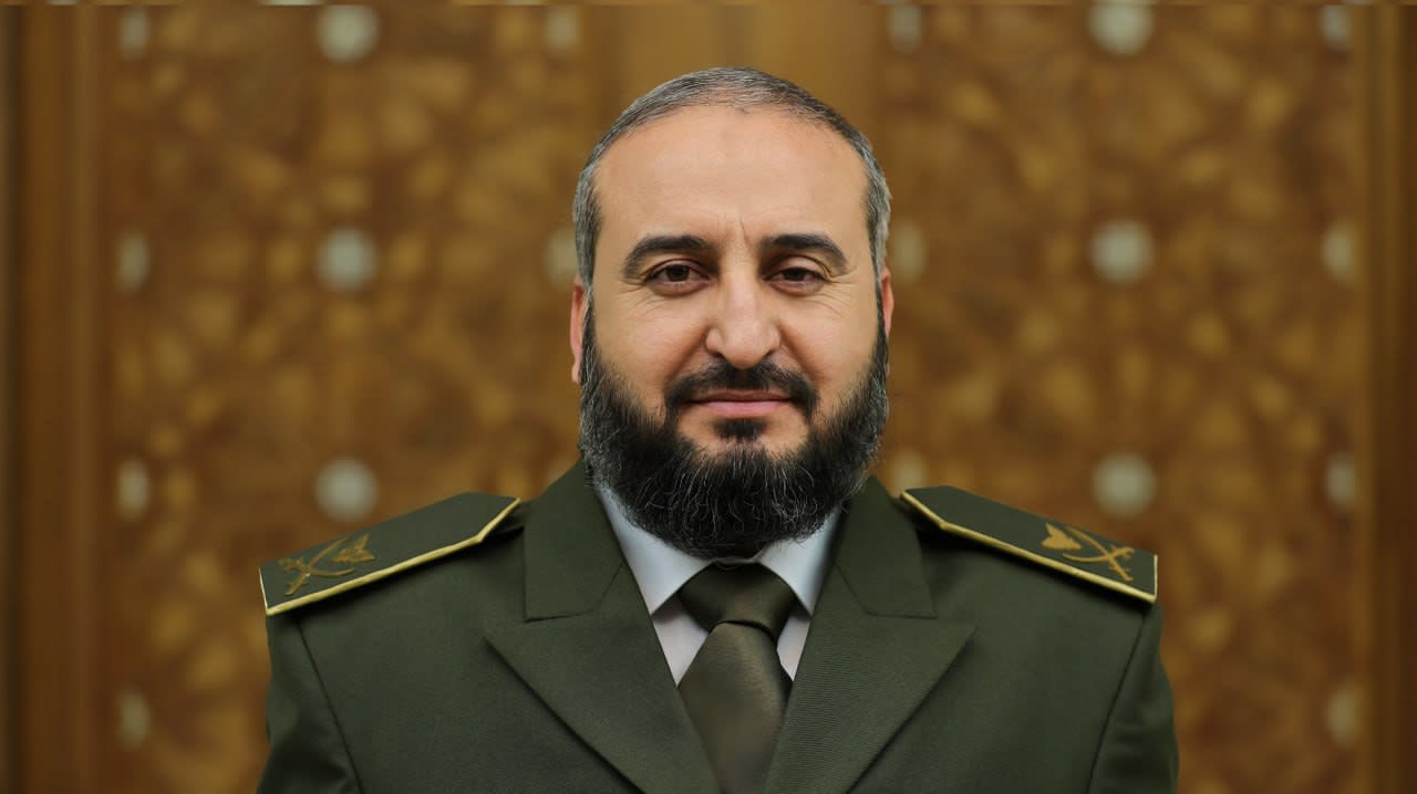 Syrian Defense Minister: We want a professional volunteer army so that loyal soldiers will join it.
