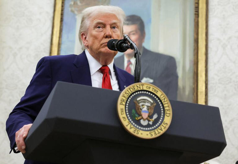 Trump: Netanyahu'yu İran ile nükleer görüşmeleri engelleyebilecek adımlar atmamaları konusunda uyardım.