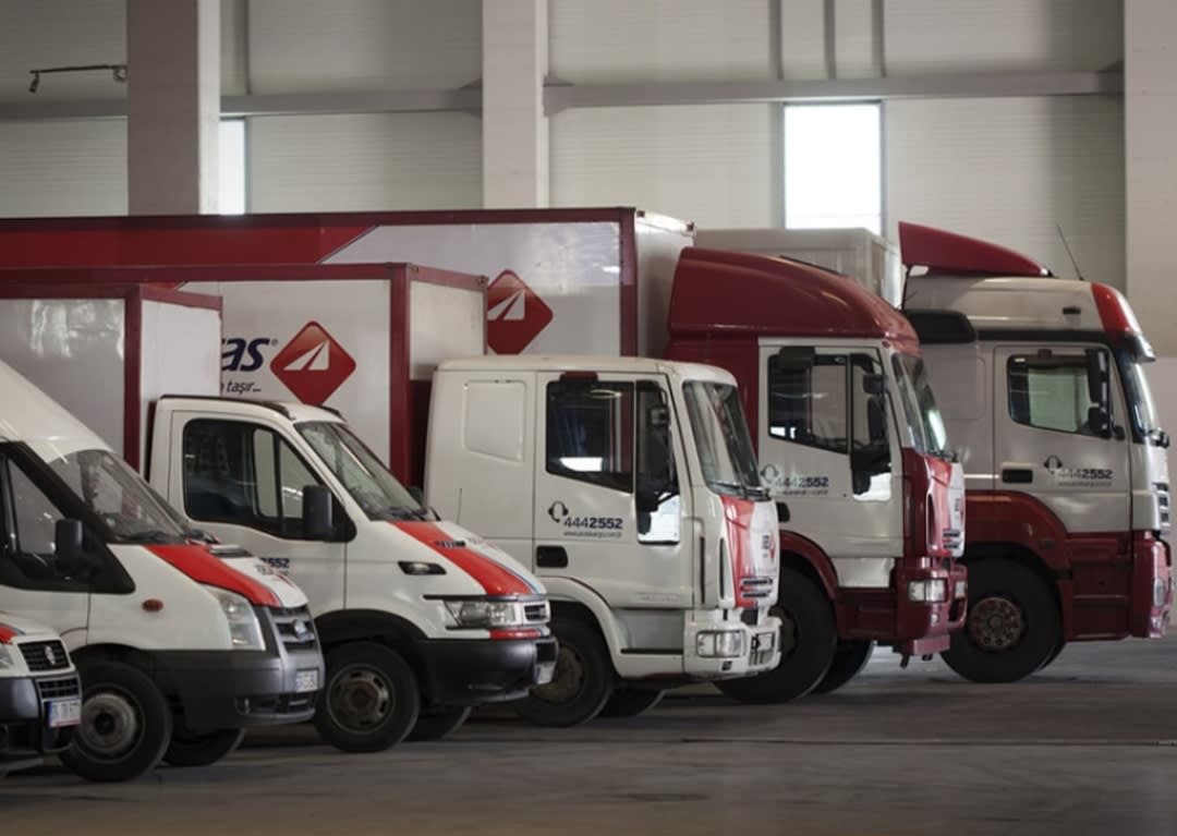 Firma de un acuerdo de asociación estratégica con la empresa "Aras Cargo" para fortalecer los servicios de envío logístico entre Siria y el mundo.