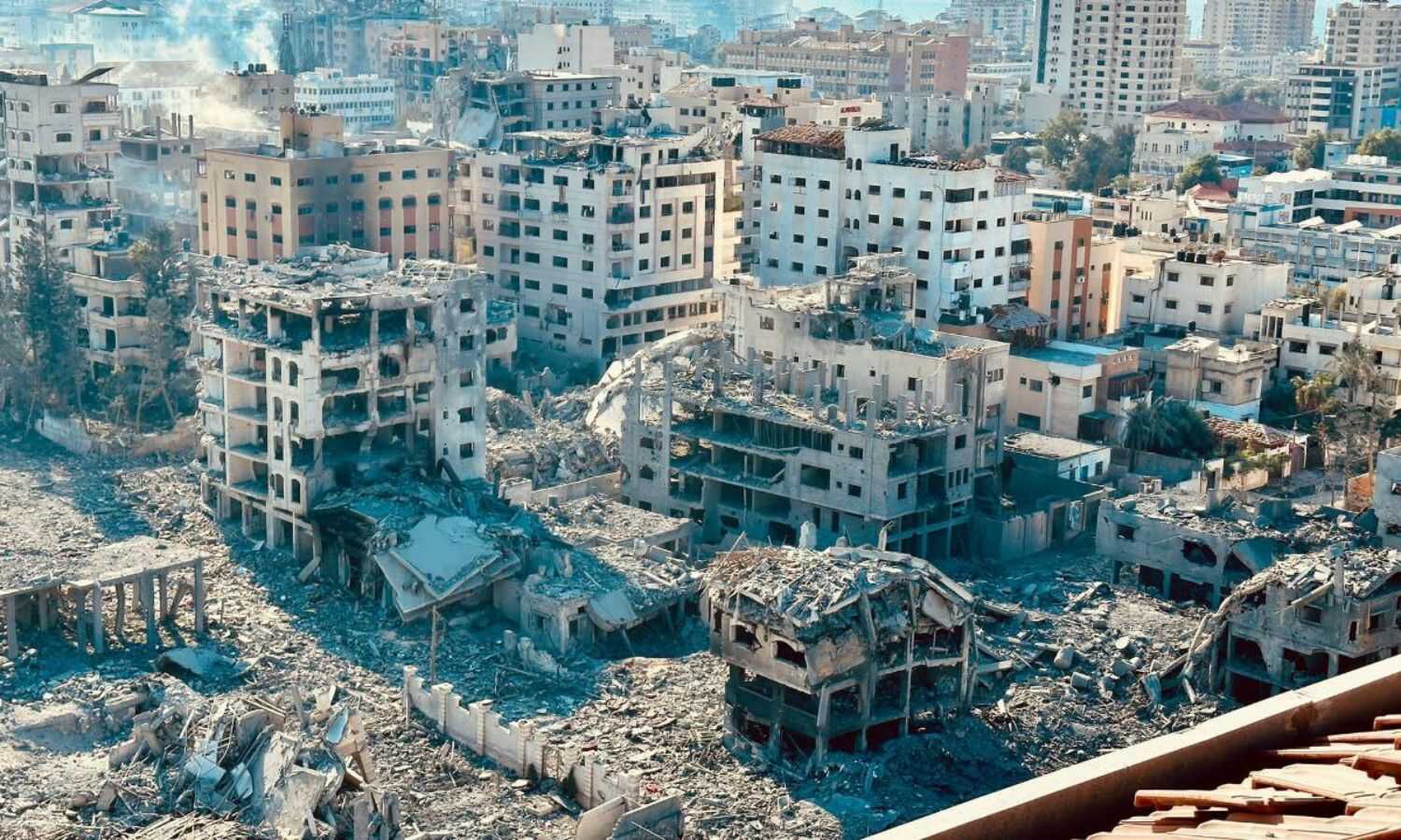 Hamas: Estamos llevando a cabo consultas con las fuerzas y facciones palestinas sobre una propuesta para un alto el fuego.