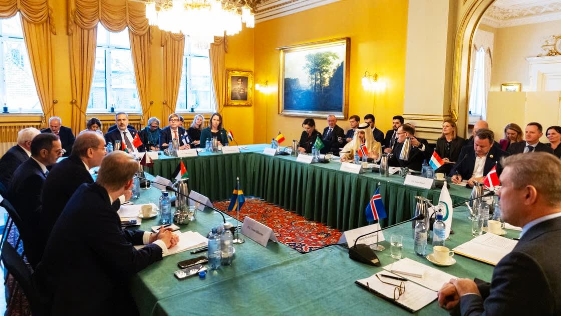 Una delegación árabe encabezada por Arabia Saudita visita Ramallah para apoyar el reconocimiento del Estado de Palestina.